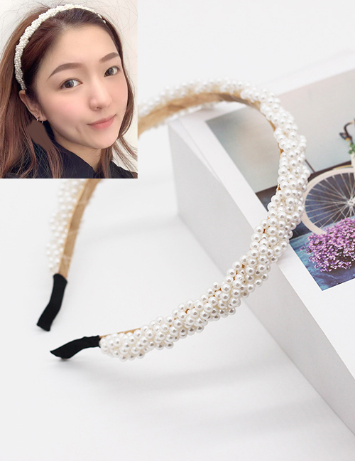 Fashion White Braided Pearl Ripple Combined With Blonde Hoop