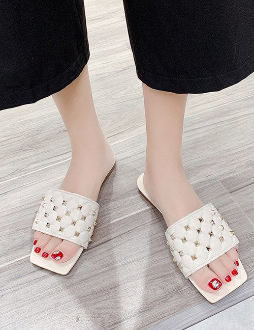 Fashion Creamy-white Rivet Square Head Flat Sandals And Slippers