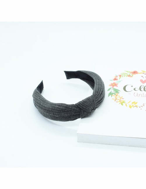 Fashion Dark Gray Knotted Cotton Knit Headband In The Middle Of The Head Buckle