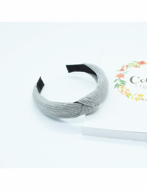 Fashion Light Grey Knotted Cotton Knit Headband In The Middle Of The Head Buckle