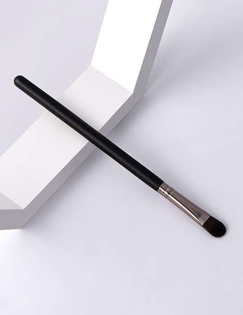 Fashion Single-black Coffee-concealer Color Makeup Brush With Wooden Handle And Aluminum Tube Nylon Hair