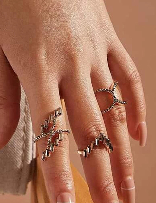 Fashion Gold Color Diamond Geometric V-shaped Ring Set