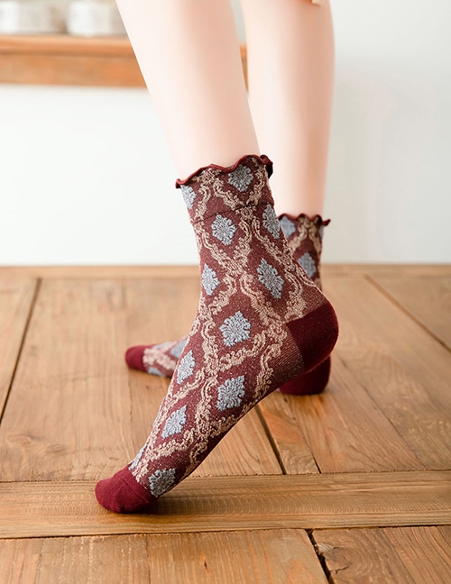 Fashion Red Wine Contrasting Color Big Diamond-shaped Wood Ears In Tube Pile Socks