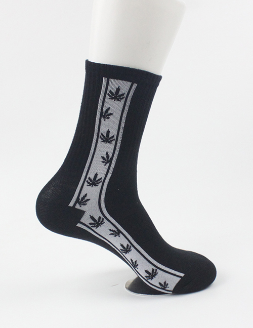 Fashion Black Hemp Leaf Contrast Color Thread Mid-high Tube Thick Socks