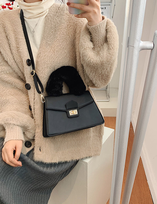 Fashion Black Plush Lock Solid Color Diagonal Shoulder Bag