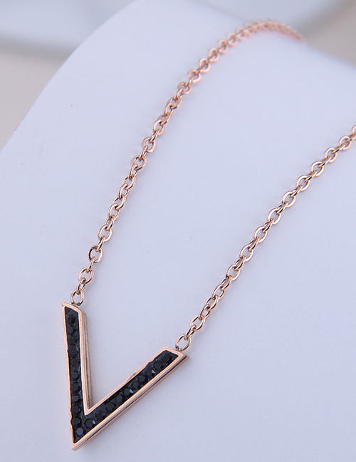 Fashion Rose Gold V-shaped Diamond Necklace In Titanium Steel