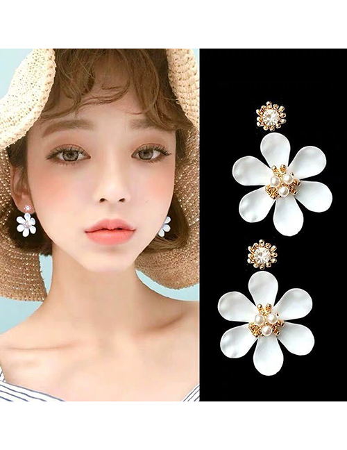 Fashion White Metal Flower Earrings