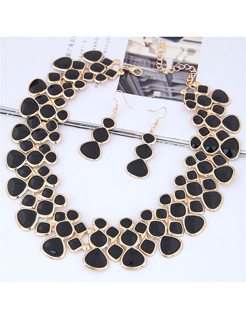 Fashion Gold Metal Geometric Stitching Necklace And Earrings Set