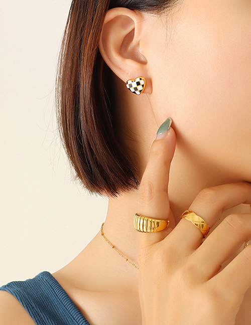 Fashion Gold Earrings Titanium Checkerboard Heart Stud Earrings