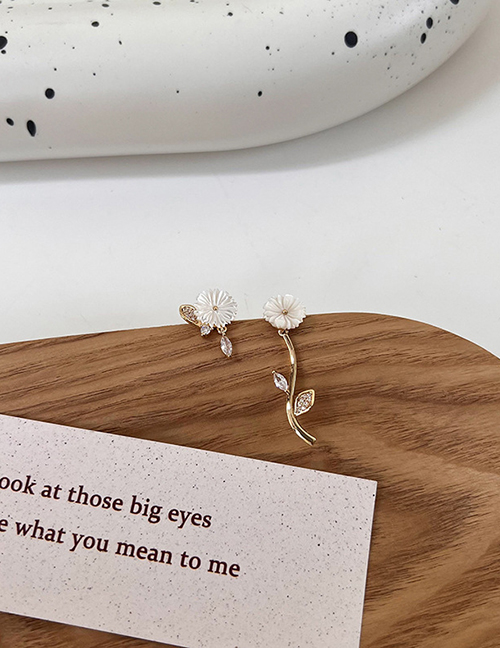 Fashion Gold Color Asymmetric Shell Flower Stud Earrings