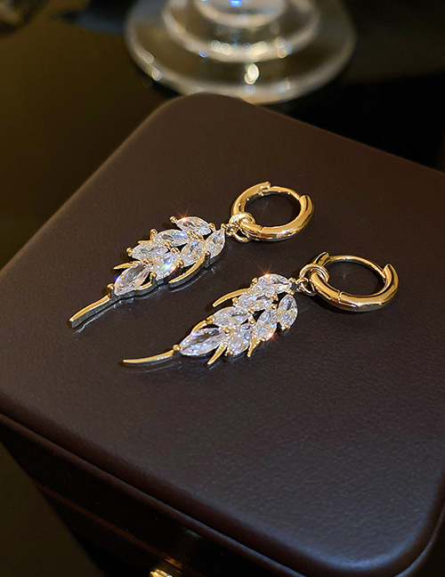 Fashion Gold Copper Inlaid Zirconium Leaf Earrings