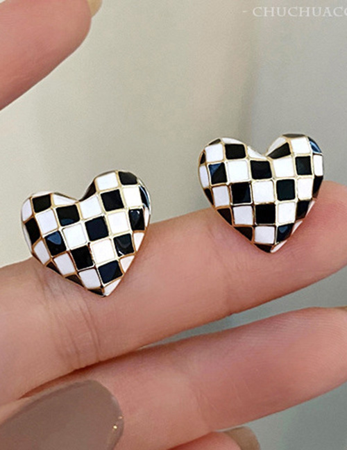 Fashion 16# Geometric Oil Check Heart Stud Earrings