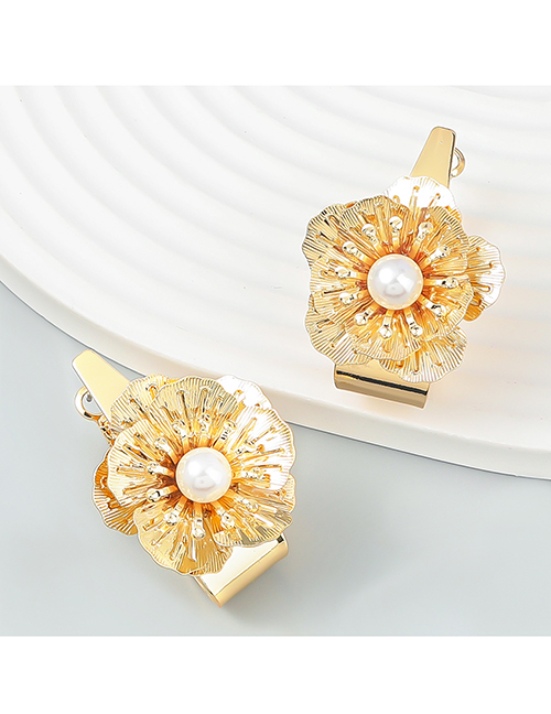 Fashion Gold Alloy Set Pearl Floral Stud Earrings
