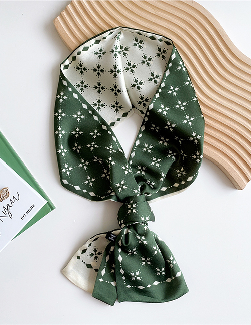 Fashion 9 Four Arrows Point Green Geometric Print Knotted Scarf