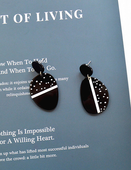 Fashion Black Acrylic Striped Oval Geometric Stud Earrings