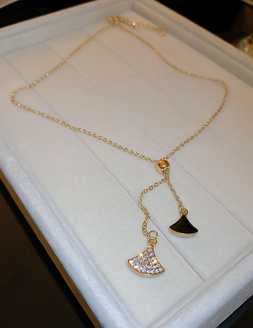 Fashion Black Alloy Diamond Scallop Necklace