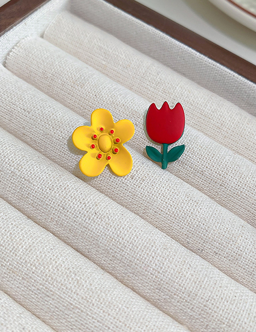 Fashion Yellow (set Of Two) Alloy Tulip Flower Asymmetric Stud Earrings