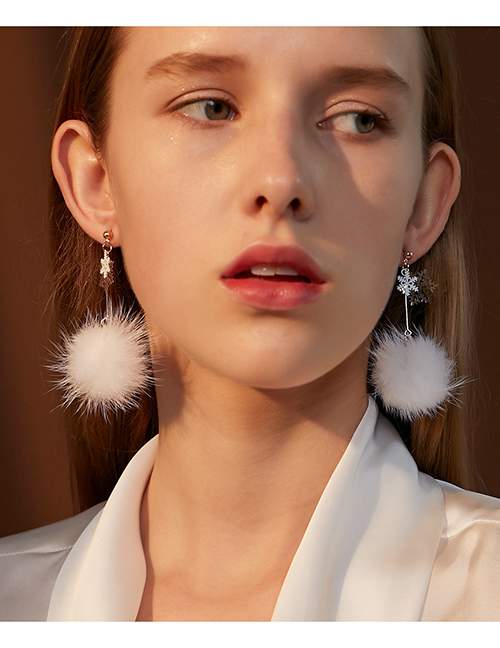 Fashion White Plush Tassel Long Snowflake Hair Ball Earrings