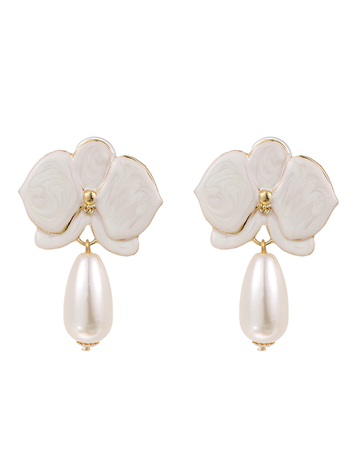 Fashion White Alloy Pearl Flower Stud Earrings