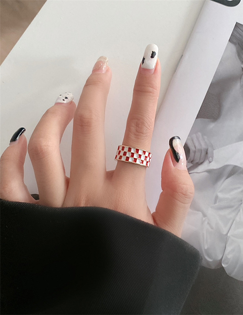 Fashion Red And White (no. 7) Dripping Glaze Checkerboard Ring