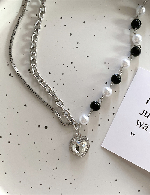 Fashion Necklace Black And White Pearl Stitching Love Necklace