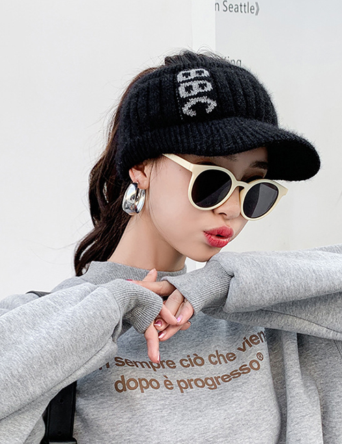 Fashion Black Letter Embroidery Empty Top Knitted Hat
