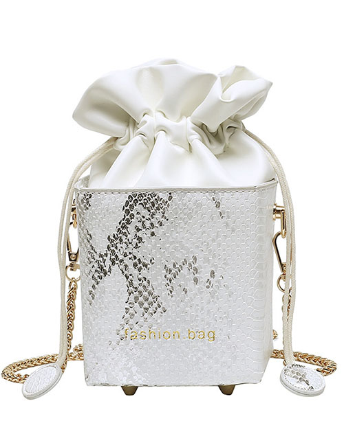 Fashion White Snakeskin Drawstring Drawstring Chain Crossbody Bag
