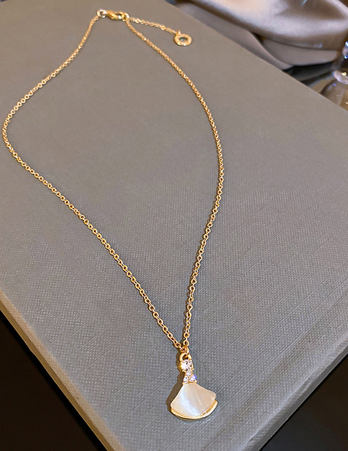 Fashion Gold Color Alloy Diamond Scalloped Necklace