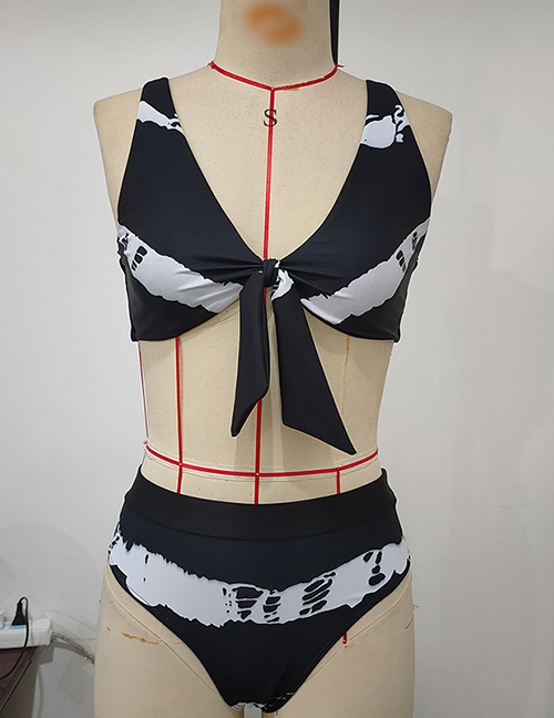 Fashion Figure 1 Geometric Print Knotted Split Swimsuit