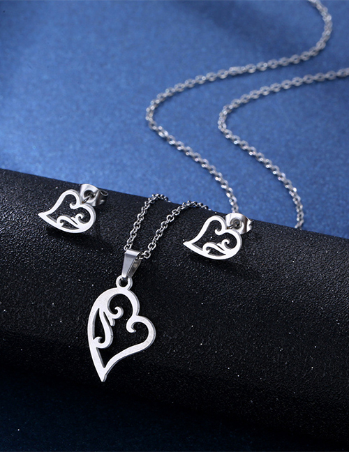 Fashion Love-4 Titanium Steel Heart Stud Necklace Set