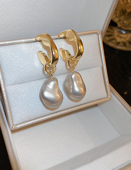 Fashion Gold Color Geometric Shaped Pearl C-shaped Earrings