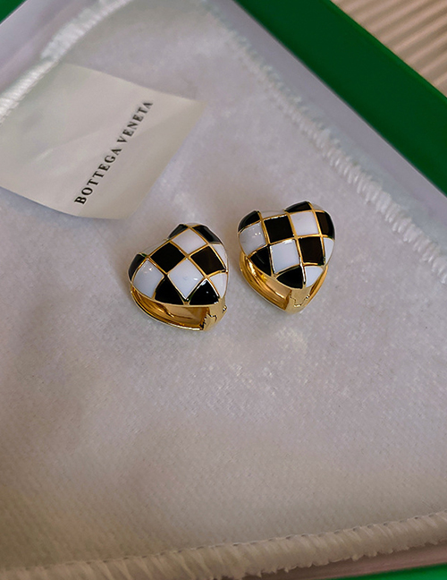 Fashion Black And White Grid Alloy Drop Oil Checkered Love Ear Buckle