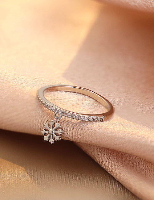 Fashion Silver Color Copper Inlaid Zirconium Snowflake Ring