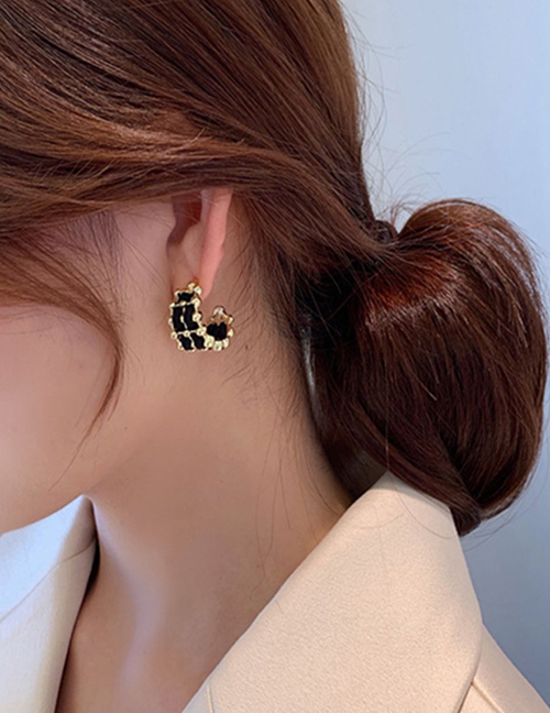 Fashion Black Alloy Geometric Stud Earrings