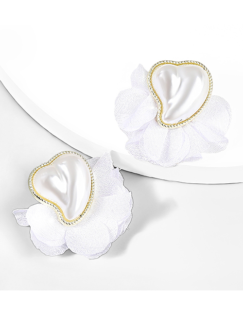 Fashion White Alloy Fabric Imitation Pearl Flower Stud Earrings