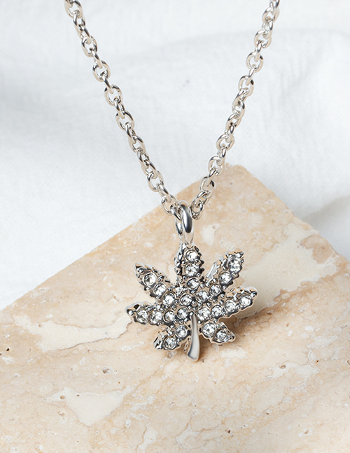 Fashion Main Color Alloy Diamond Maple Leaf Necklace