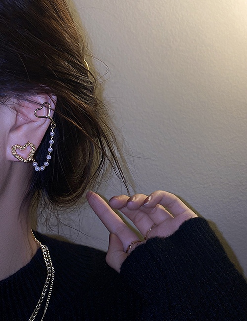 Fashion Golden Love Pearl One-piece Single Ear Clip