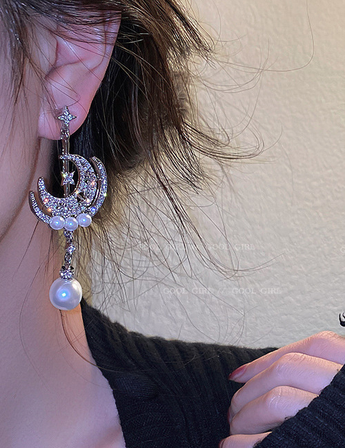 Fashion Silver Pearl Pearl And Diamond Moon Alloy Earrings