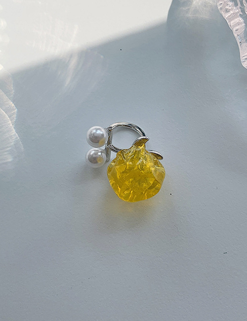 Fashion B Yellow Pleated Square Pearl Stud Earrings