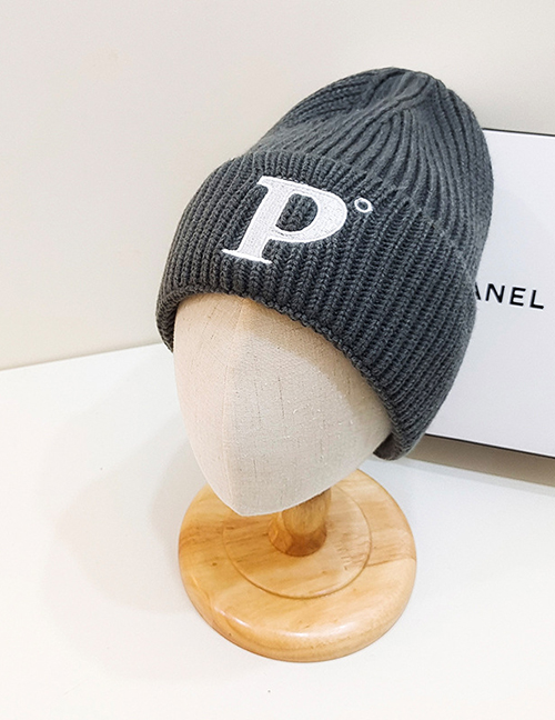 Fashion Grey P Letter Knitted Hat Knitted Cap With Woolen Letters