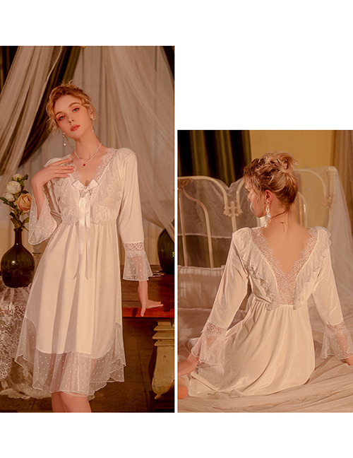 Fashion White Velvet Mesh Bell Sleeve Long Sleeve Lace Nightdress