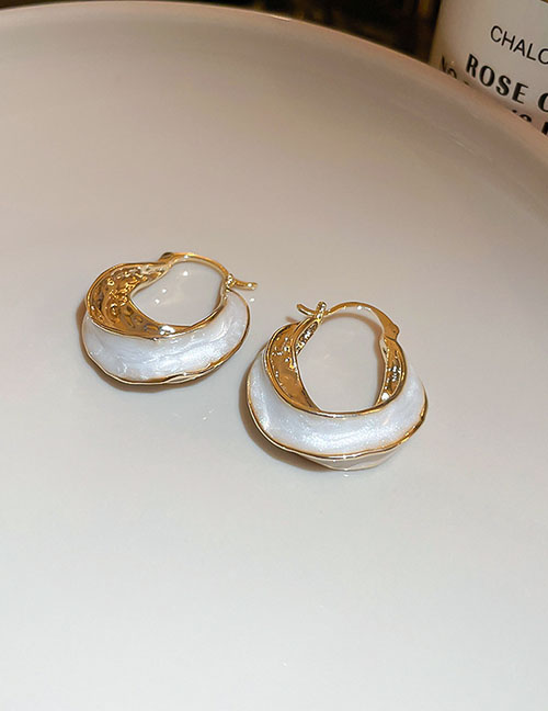 Fashion Ear Buckle-white Drip Oil Twist Noodles U -shaped Ear Ring