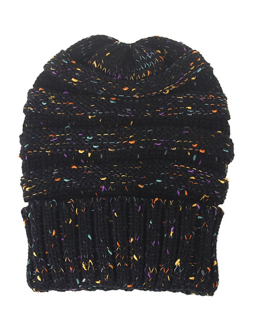 Fashion Black Dot Yarn Knitted Beanie