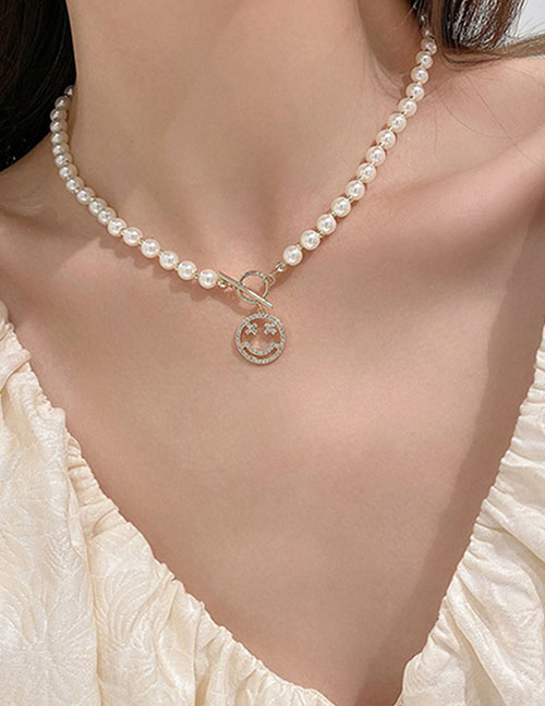 Fashion B Pearl Beaded Diamond Smiley Ot Buckle Necklace