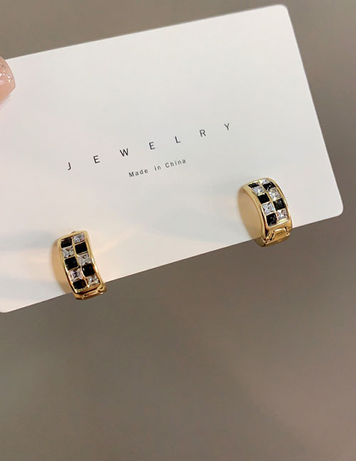 Fashion A Pair Of Contrasting Color Earrings Alloy Diamond Checkerboard Stud Earrings
