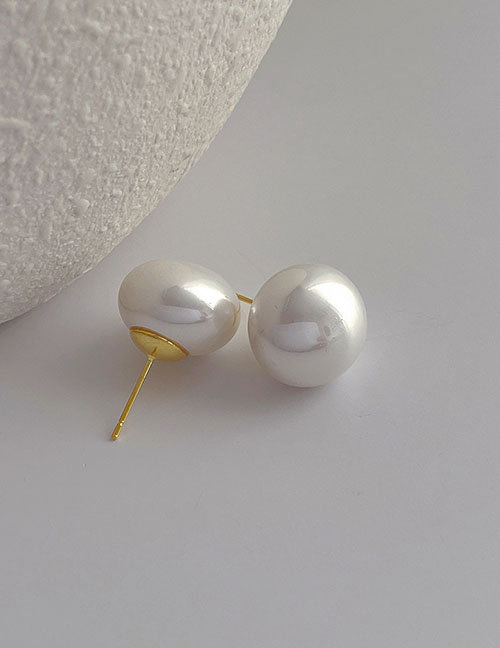 Fashion White Pearl Round Pearl Stud Earrings