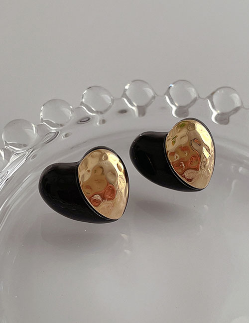 Fashion Black Heart Resin Geometric Heart Stud Earrings