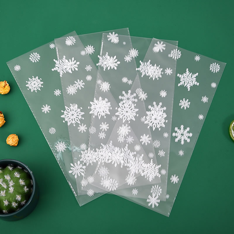 Fashion 13*27.5cm (pack Of 50) Plastic Printed Snowflake Candy Bags (pack Of 50)