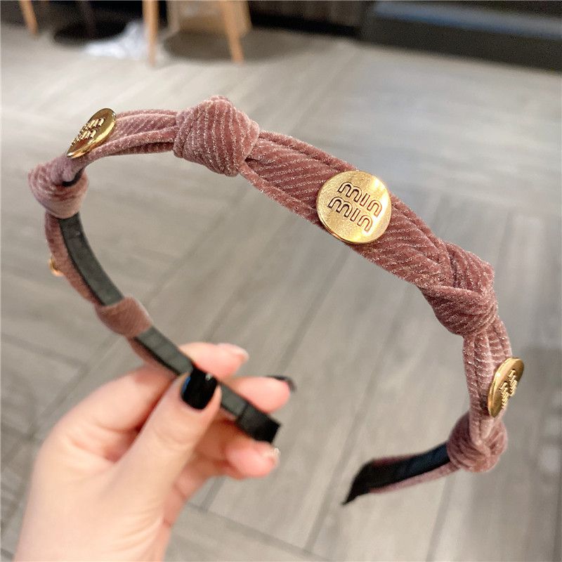 Fashion Bean Paste Color Metal Letter Medallion Knotted Thin Edge Headband