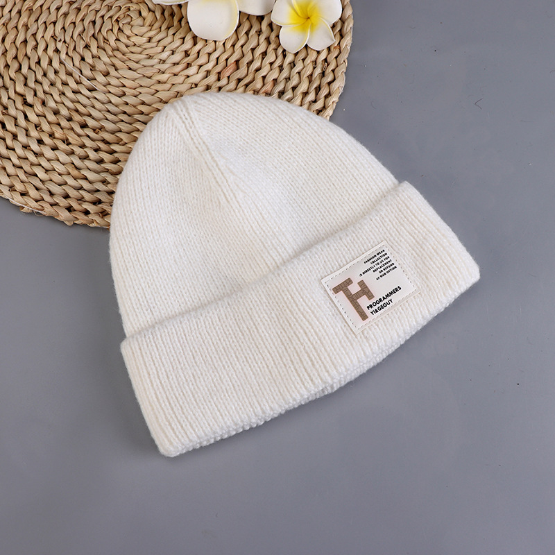 Fashion Milky White Letter Patch Knitted Beanie